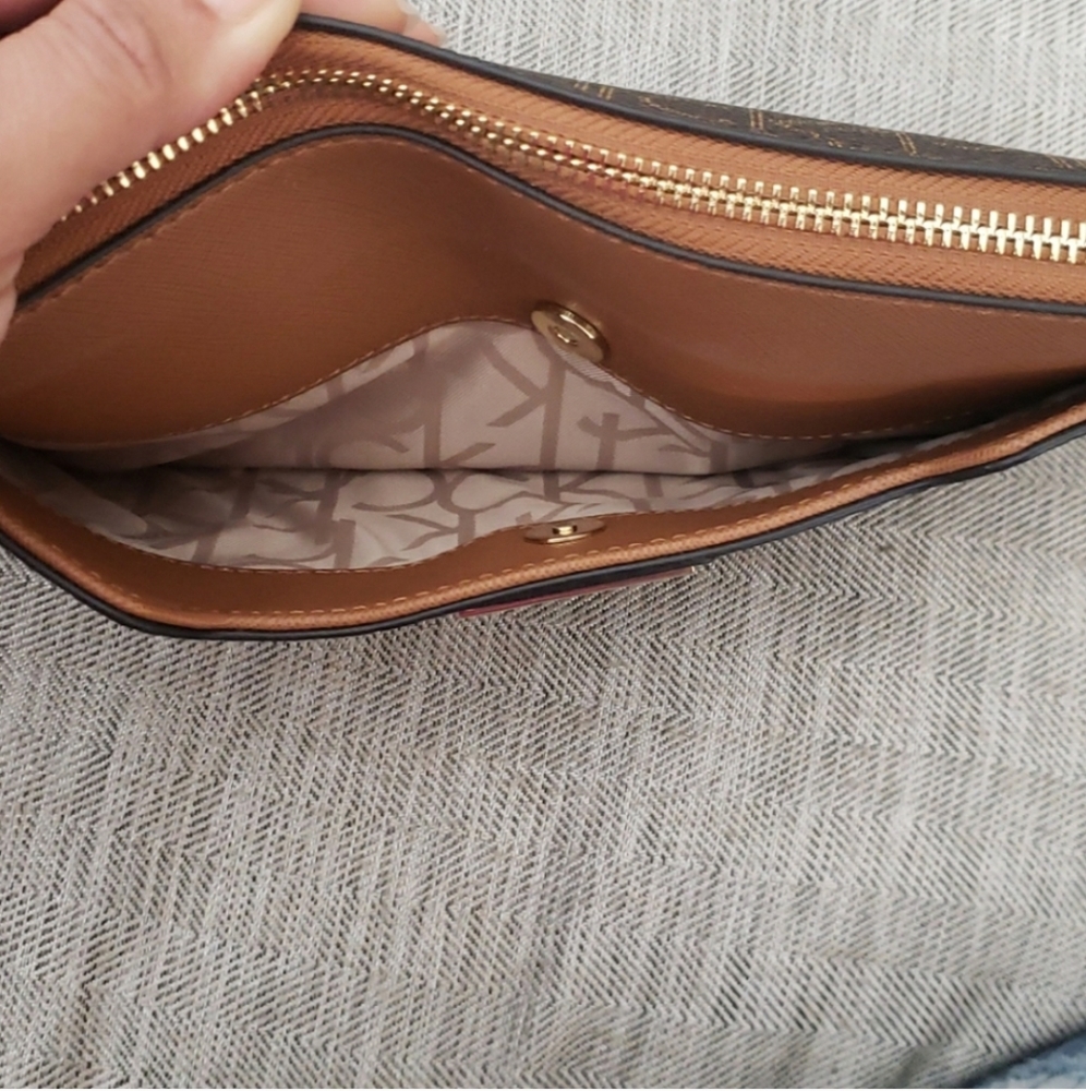 Calvin Klein wristlet clutch - Picture 4 of 6